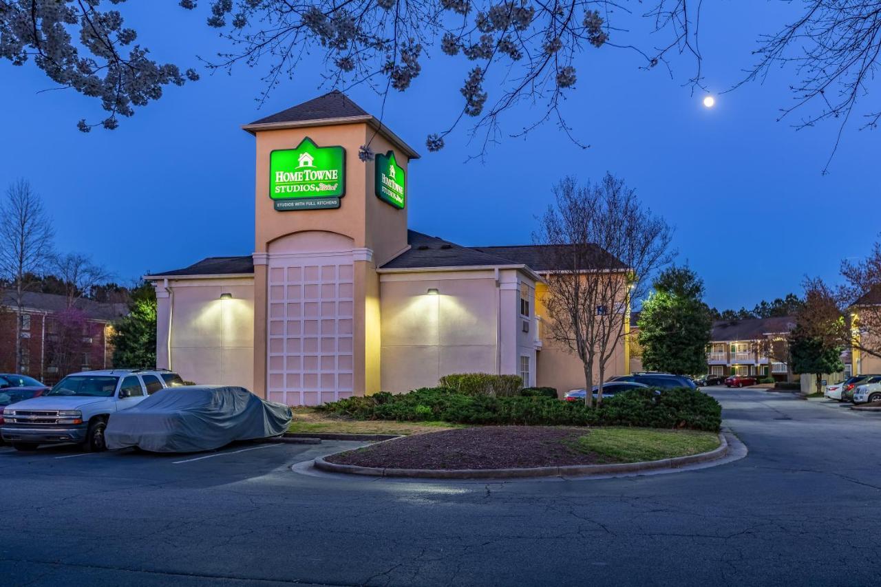 נורקרוס Hometowne Studios By Red Roof Atlanta Ne - Peachtree Corners מראה חיצוני תמונה